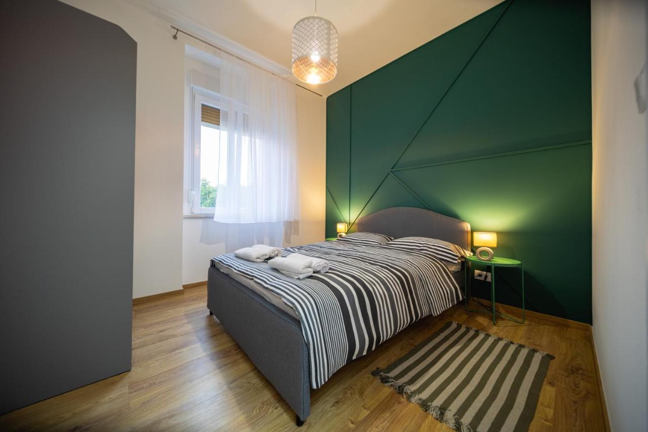Brunea Apartment *