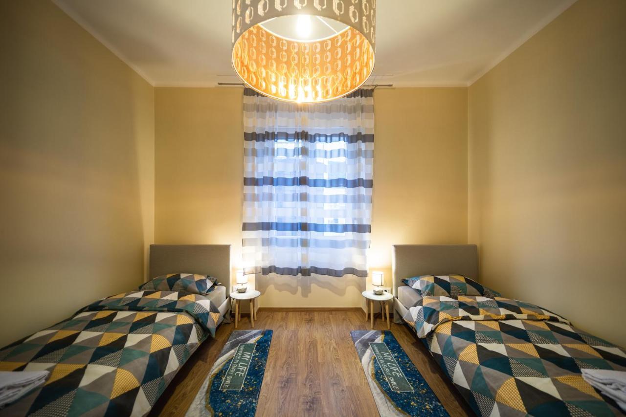 Brunea Apartment *